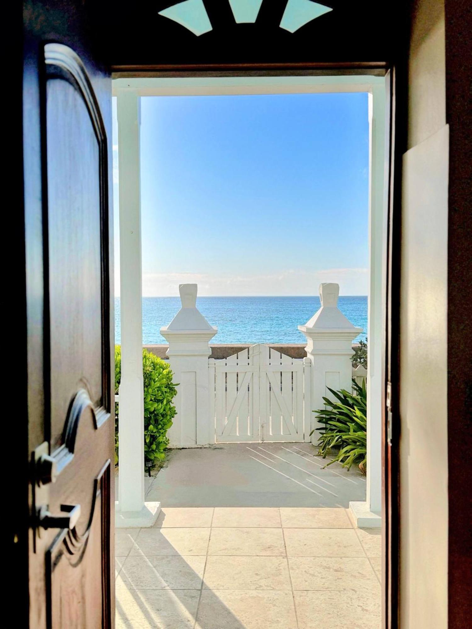 Grand Turk Inn Екстериор снимка
