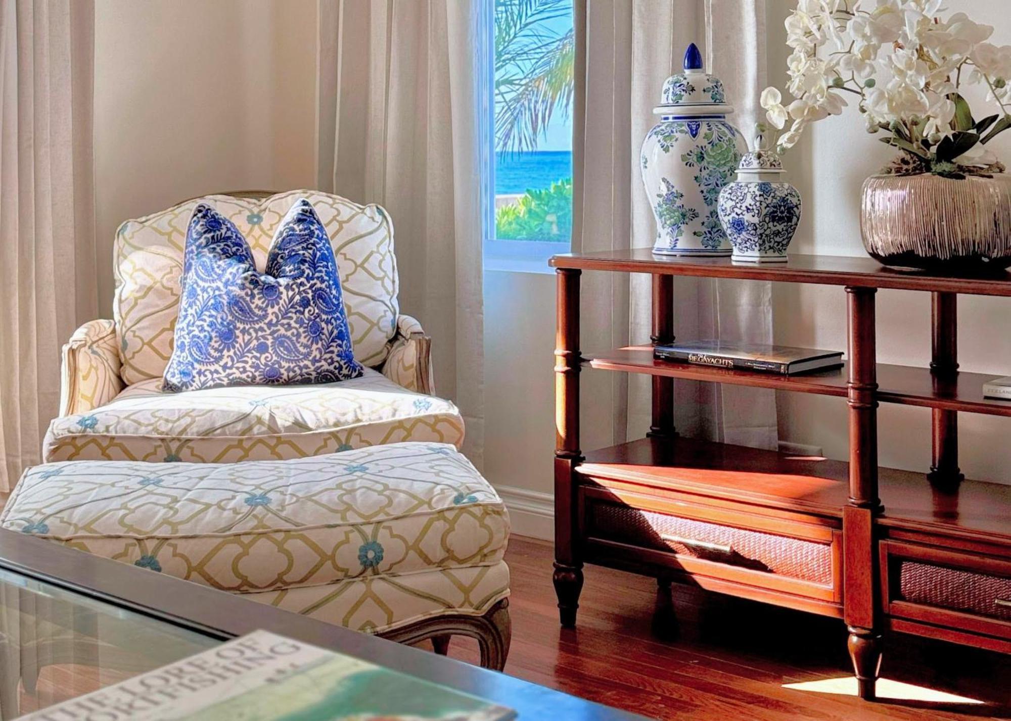 Grand Turk Inn Екстериор снимка