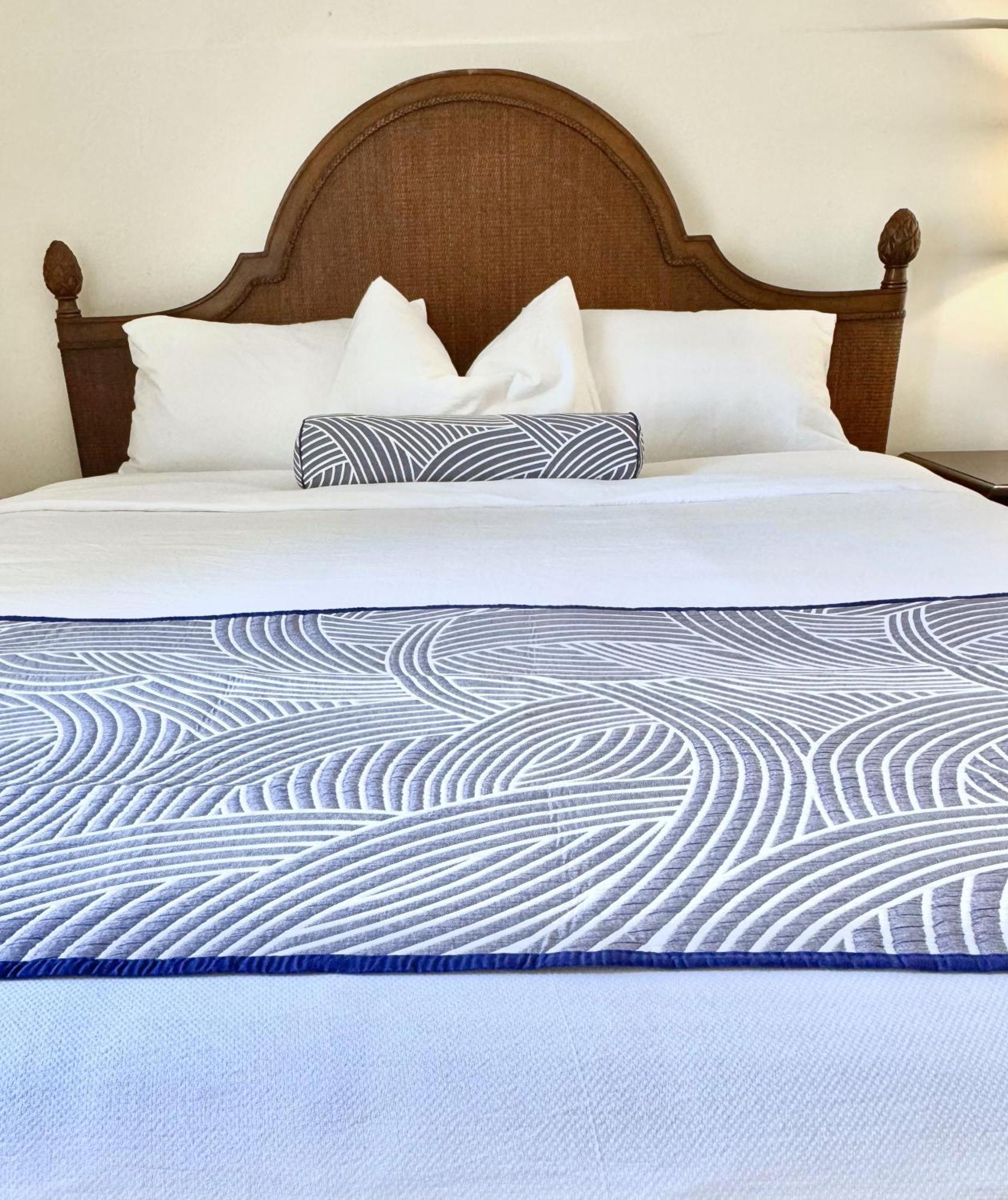 Grand Turk Inn Екстериор снимка